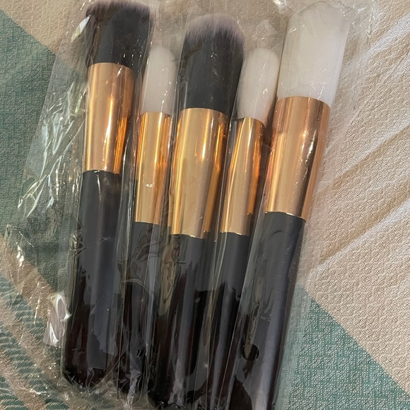 🥳2/$15 — Set of 5 Large Make Up Brushes BRAND NEW NWT - Picture 6 of 10